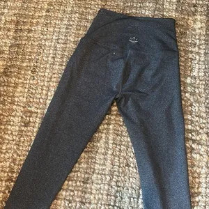 Beyond Yoga Grey High Waisted Yoga Leggings thumbnail 7