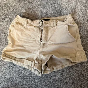 American Eagle Khaki Shorts thumbnail 1