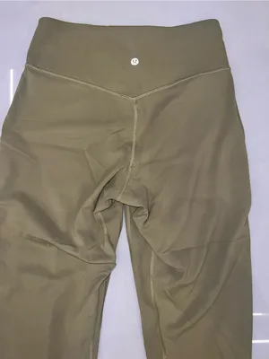 Lululemon Align High-Rise Cropped Jogger
Bronze Green thumbnail 6
