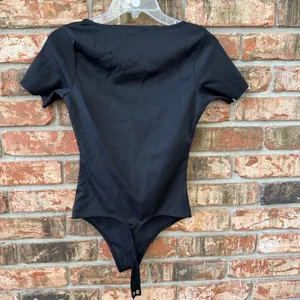 Good American Black Bodysuit Size 1 Small Square Neck Short Sleeve Stretch thumbnail 5