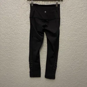Lululemon Minimalist Crop Size 4 thumbnail 5