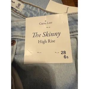 Abercrombie & Fitch Curve Love Skinny High Rise Split Hem Jeans Light Wash 28/6s thumbnail 6