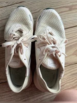 Nike pink running shoes size 8.5 thumbnail 4