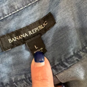 Banana Republic long sleeve tencel chambray button down blue size large thumbnail 2
