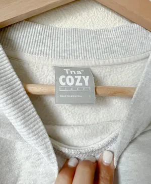 Aritzia TNA Cozy Fleece Boyfriend Boxy Cropped Crewneck thumbnail 4