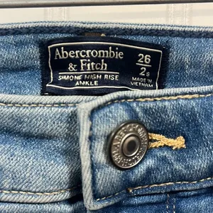 Abercrombie & Fitch Simons high rise ankle jeans thumbnail 3