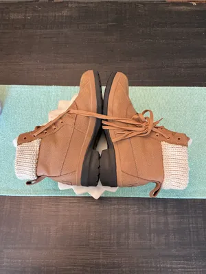 Koolaburra Tan Shearling-Lined Lace-Up Winter Boots thumbnail 4