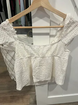 Amazon cream going out top thumbnail 4