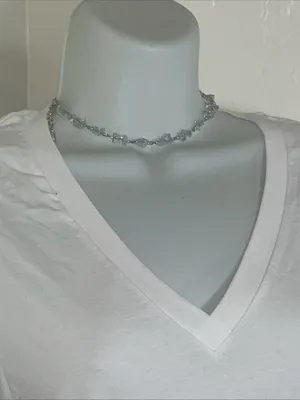 White V thumbnail 4