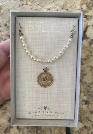 Sandra‎ Magsamen Messages From The Heart Necklace Womens OS Gold Pearl Je T'aime thumbnail 1