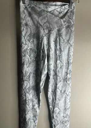 NWOT offline by aerie 7/8 leggings size large long thumbnail 1