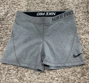 Nike Pro size Medium thumbnail 1