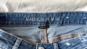 American Eagle Super Stretch Jean Shorts Size 4 thumbnail 3