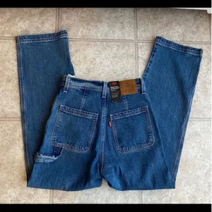 Levi’s Ribcage Jeans thumbnail 2
