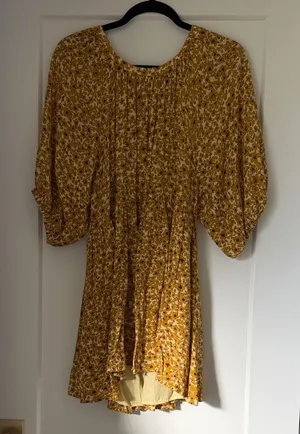 VICI Low back Yellow Floral Peasant Dress thumbnail 1