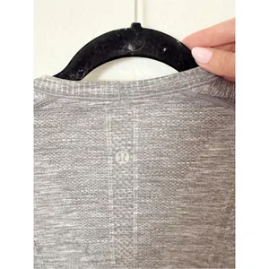 Lululemon Swiftly Tech Long Sleeve Top Sz 8 thumbnail 6