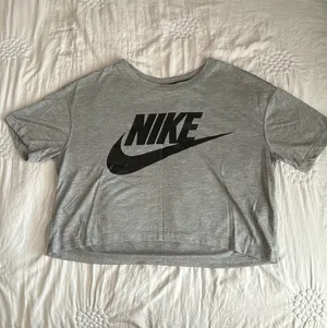Nike Cropped Top thumbnail 1