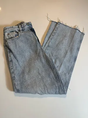 PacSun 90’s Boyfriend Distressed High Rise WideLeg Jeans‎ Light Wash RawHem Sz26 thumbnail 3
