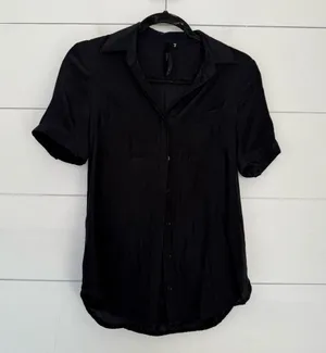 Women’s Vintage Small Black 100% Silk Button Up Short Sleeve Blouse thumbnail 1