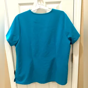 FIGS Catarina scrub top size 3X light blue shirt thumbnail 2