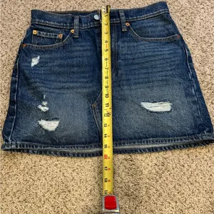Levi’s Distressed Denim Mini Skirt W27 Vintage Inspired Y2K Festival Ready thumbnail 5