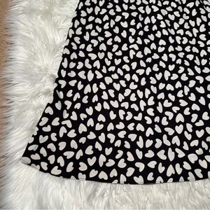 Ann Taylor Women's Size XS Pull On‎ A-Line Skirt Black White Heart Print Midi thumbnail 4