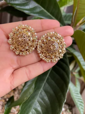 golden earrings thumbnail 2