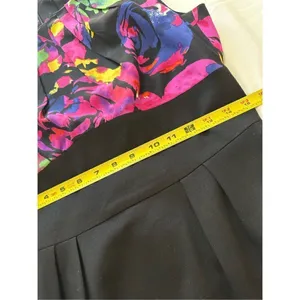 Trina Turk Black Multicolor Floral Print Cap Sleeve Silk Sheath Dress Size 8 thumbnail 7