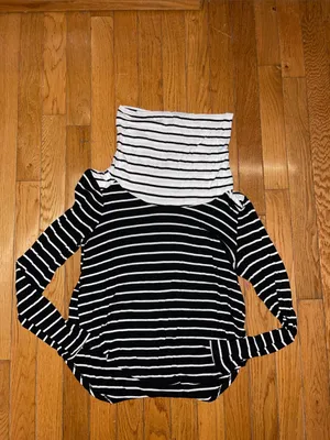 Striped Black and White Long-Sleeve Boatneck Top thumbnail 2