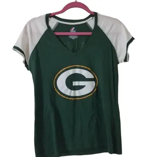 Green Bay Packers Majestic Womens V-Neck T-Shirt With Matthews #52 & Logo Graphi thumbnail 1