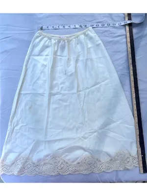 Vintage Lady Lynne Half Slip W/Lace Hem Nylon Blend Made In USA Size Small 21q thumbnail 2