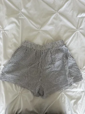 Urban Outfitters Striped Elastic-Waist Women’s Shorts - Navy/White thumbnail 3