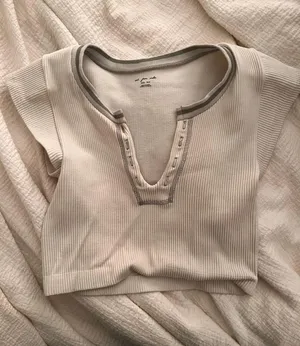 Urban Outfitters Top thumbnail 1