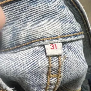 Levi's Women's Distressed Wedgie Straight Jeans Size 31 Light Blue thumbnail 8