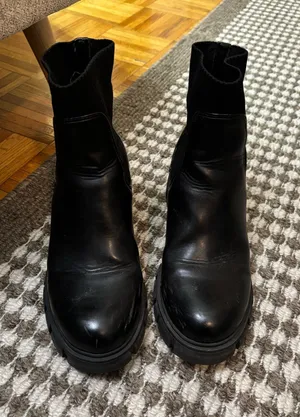 Steve Madden Chelsea boots thumbnail 1