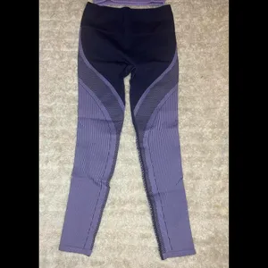 Fabletics 'Jessie' seamless crop top (Size S) and leggings set (Size M) thumbnail 4