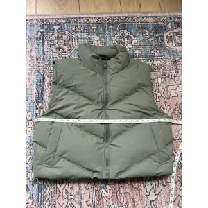 Zara Cropped Puffer Vest in Olive Green Size XL NWOT thumbnail 6