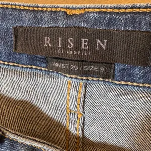 Risen Los Angeles Distressed Straight Leg Jeans Medium‎ Wash Raw Hem Size 29/9 thumbnail 6