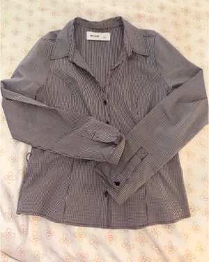 Hollister button up thumbnail 1