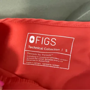 Figs FW1000 Catarina‎ One-Pocket Scrub Top Women's Coral Orange Small Medical thumbnail 4