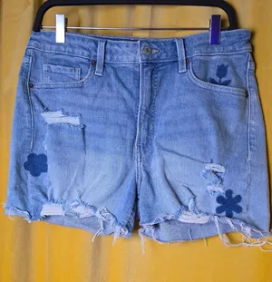 Old Navy High Rise OG Straight Jean Short thumbnail 1