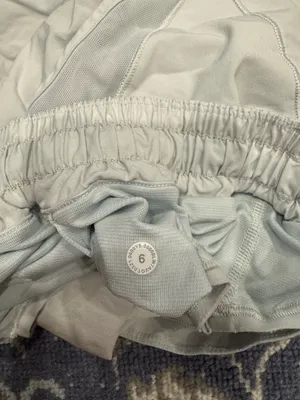 Lululemon Shorts Hotty Hot 4" Low-Rise 6 thumbnail 3