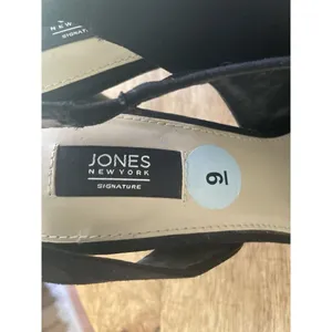 NWOT Jones New York Signature Collection Black Suede Heels Chloe Size 9M thumbnail 5
