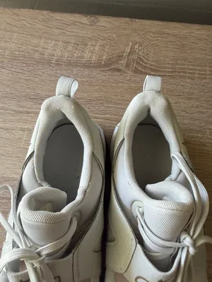 Nike Women’s Airmax Slip-On Sneakers in Ivory with Rose Accents 7.5 Preowned thumbnail 7