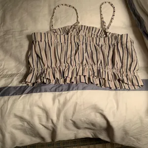 Falling love crop top Size M thumbnail 2