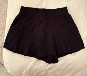 Halara Pleated Shorts thumbnail 2