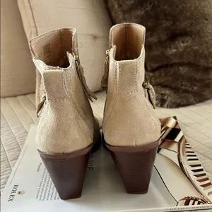 Antonio Melani peatrie light tan suede buckle western pointed heeled booties 8.5 thumbnail 4