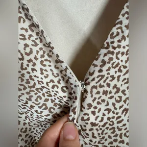 Loveriche‎ animal print swing dress tan/brown womens size medium short sleeve thumbnail 3
