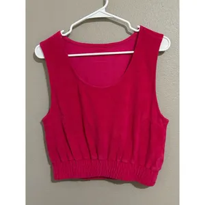 Daily Drills Hot Pink Terry Cloth Cropped Tank Top Women’s Size Medium / Large thumbnail 2