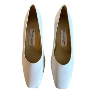 Etienne Aigner White Leather Pumps Made in Spain Women's Size 7M Vintage thumbnail 2